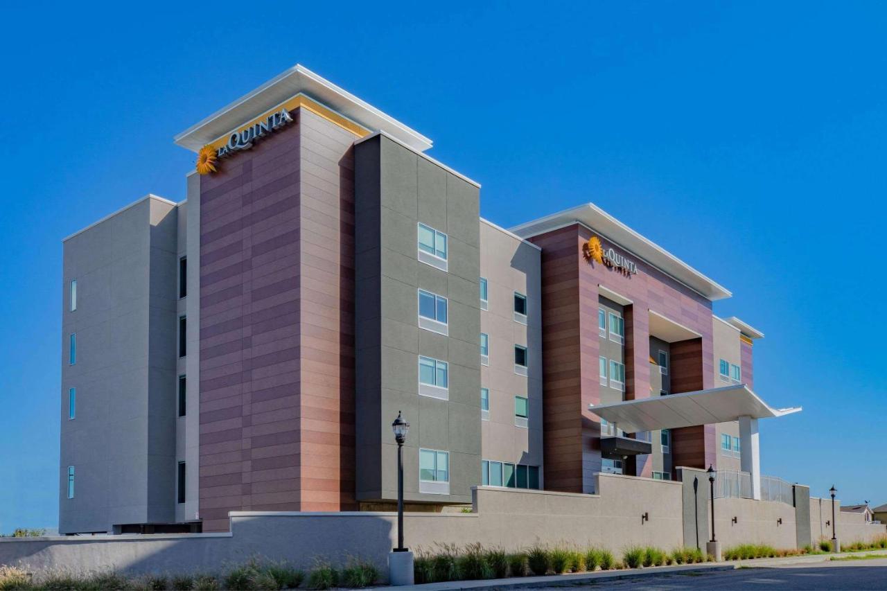 La Quinta Inn & Suites By Wyndham Galveston North At I-45 Екстериор снимка